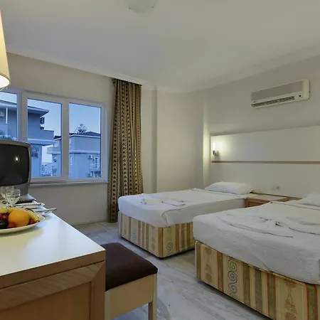 Otel Larissa Club Konaklı