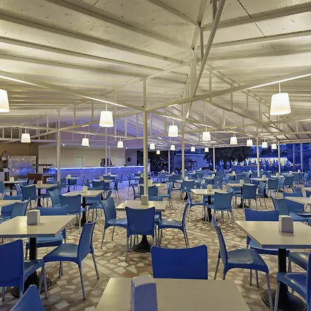 Otel Larissa Club 4*
